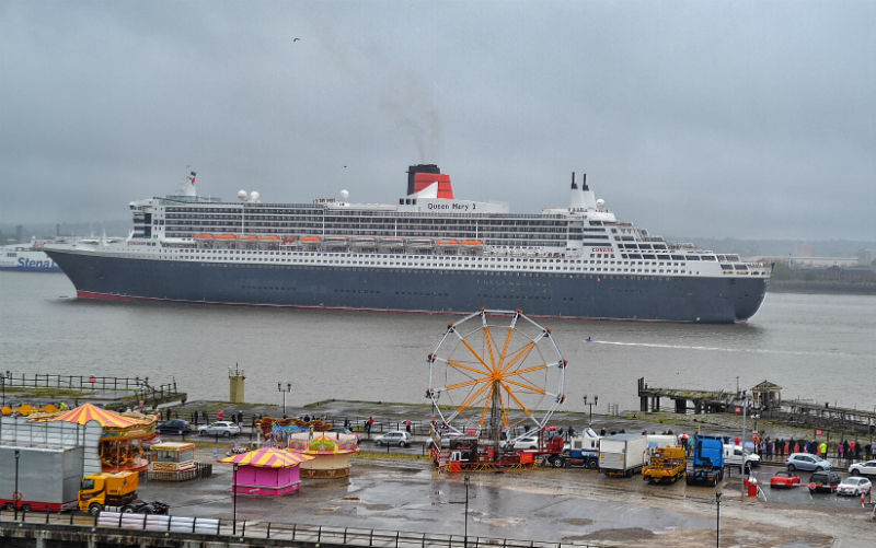 15-06-16 Queen Mary 2 from Peel Liverpool Waters quaysides 08 10 18